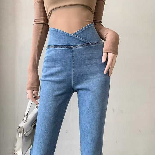 Højtaljede, elastiske micro flared jeans